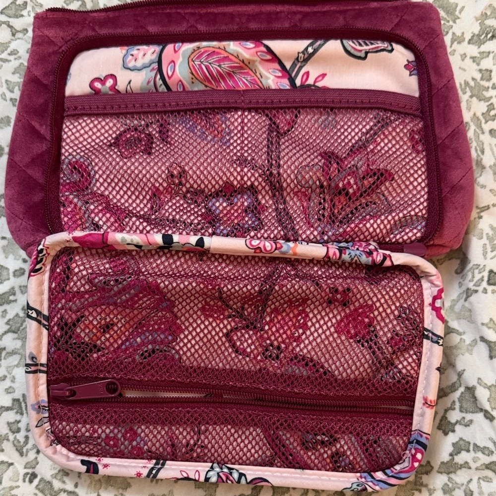 Vera Bradley Quilted Magenta Cosmetic Bag NWT - Picture 3 of 4